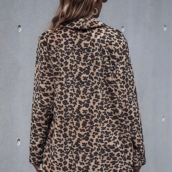 Cheetah print faux fur coat - Picture 3 of 3